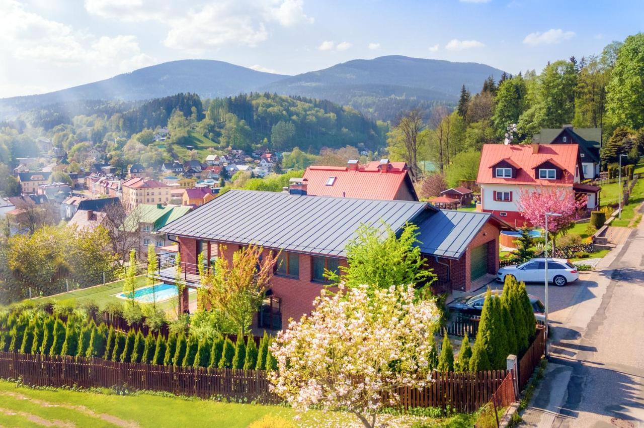 Vila Slunecni Stran Svoboda nad Upou Ngoại thất bức ảnh